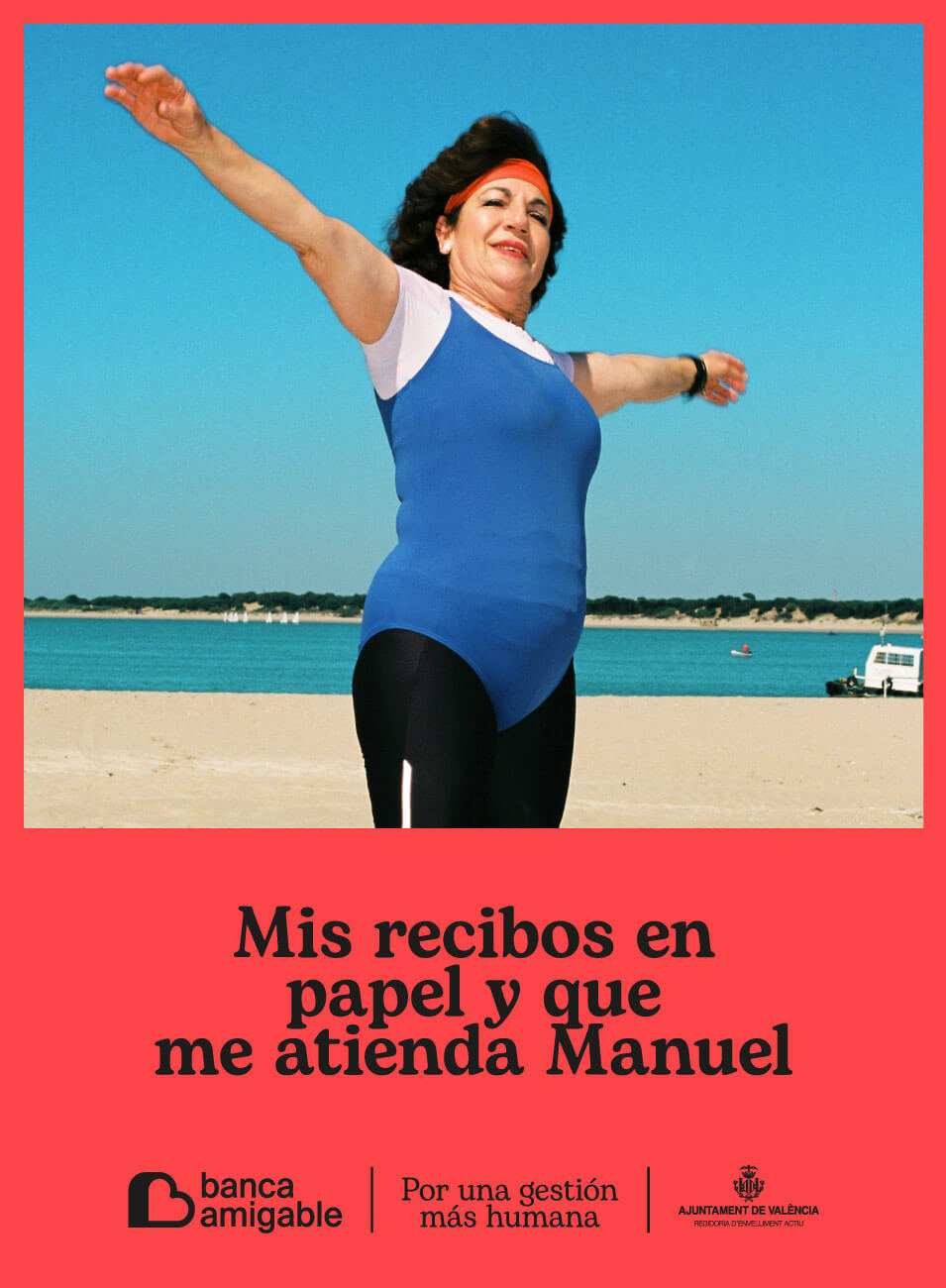 Cartel de una señora haciendo gimnasia en la playa con la leyenda: Mis recibos en papel y que me atienda Manuel